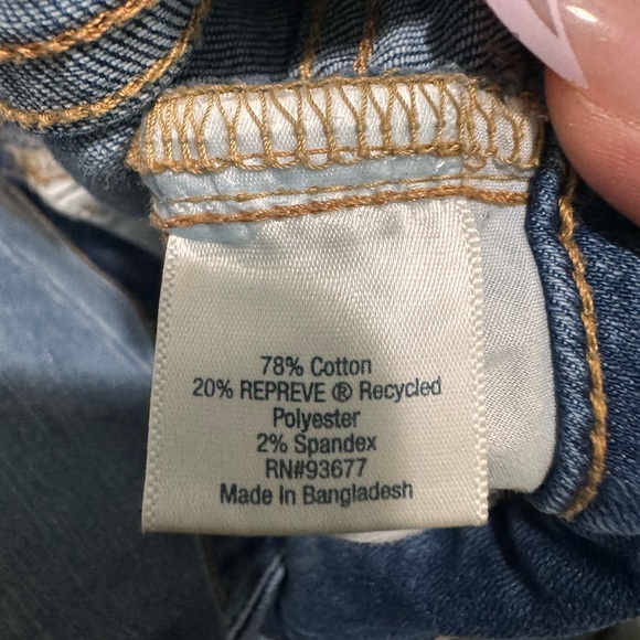 NWOT St. John’s Bay Capri Jeans - Picture 8 of 8
